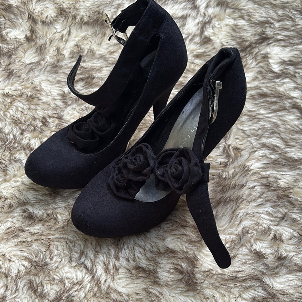 Charlotte Russe Black Roses Vintage Suede Y2K High Heels Pumps Women’s Size 7